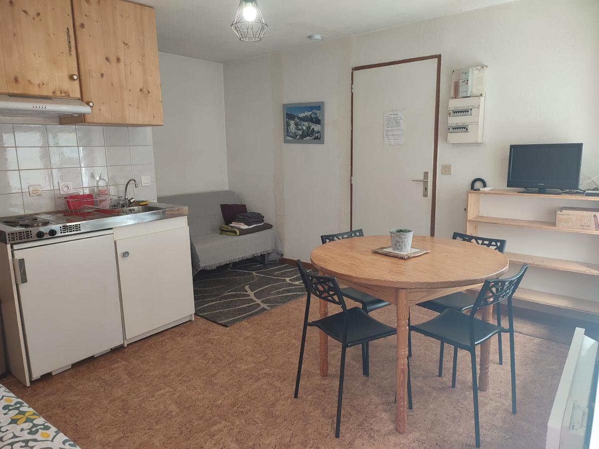 4 Personnes + Parking Prive Apartment